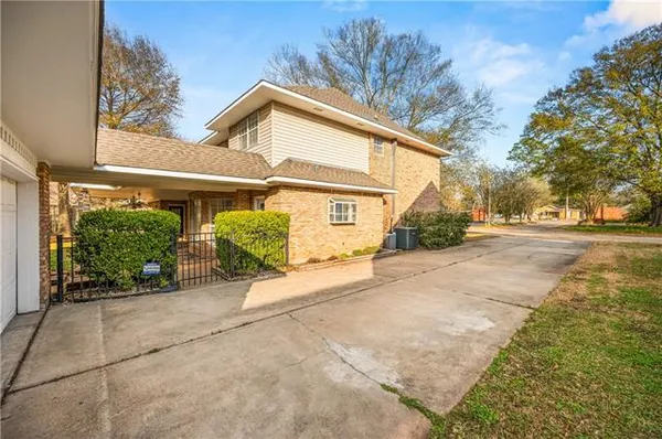 $335,000 | 6206 West Pointe Boulevard, Alexandria, LA 71303
