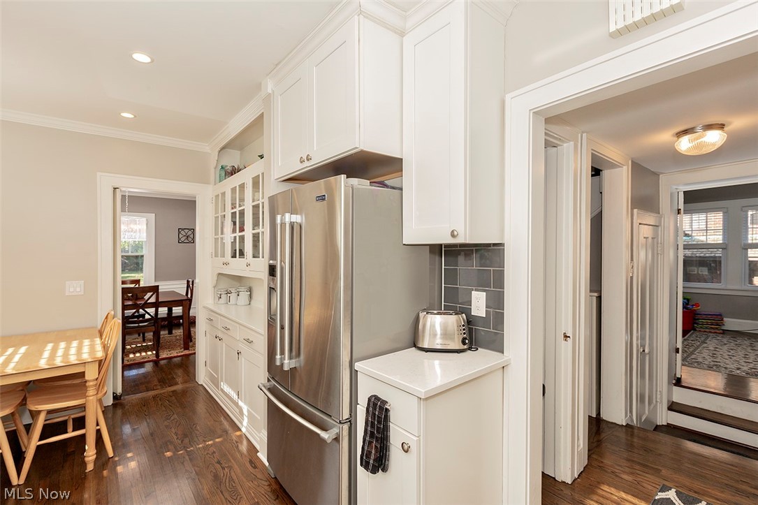 3239 Warrington Road Cleveland, OH 44120 - Photo 8 of 27