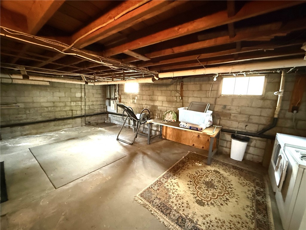 183 Linden Avenue Woonsocket, RI 02895 - Photo 33 of 41 Gallery Image 33