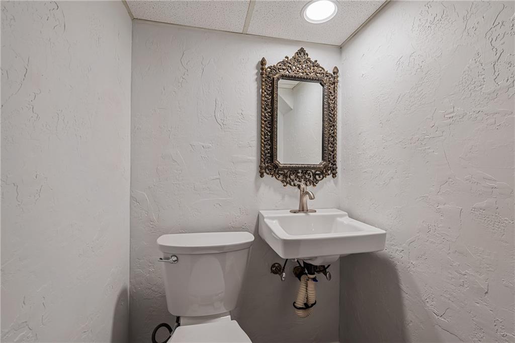 964 Roland Road Pittsburgh, PA 15221 - Photo 24 of 29 Gallery Image 24