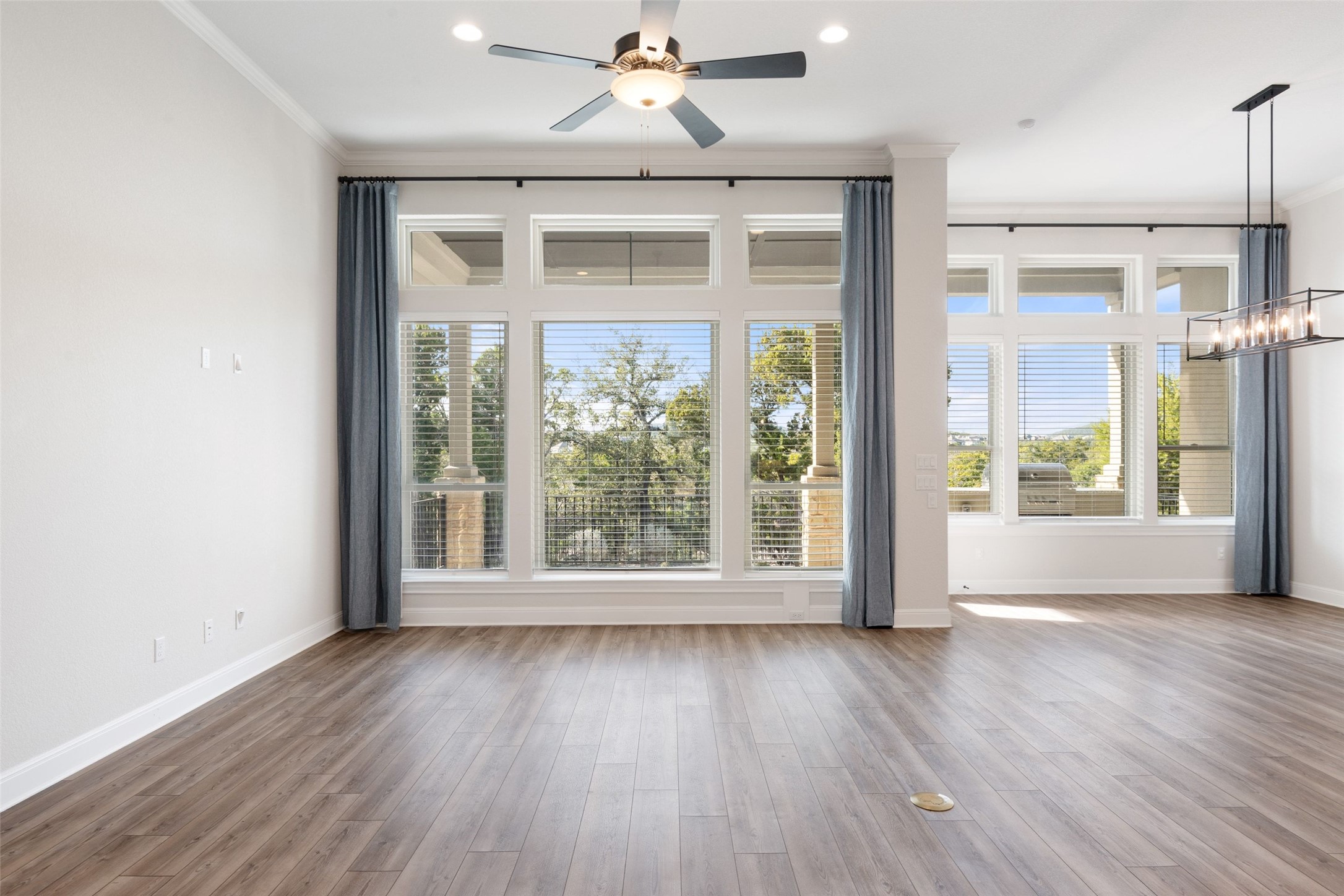 5420 Destination Way Jonestown, TX 78645 - Photo 33 of 40 Main living space with huge windows!