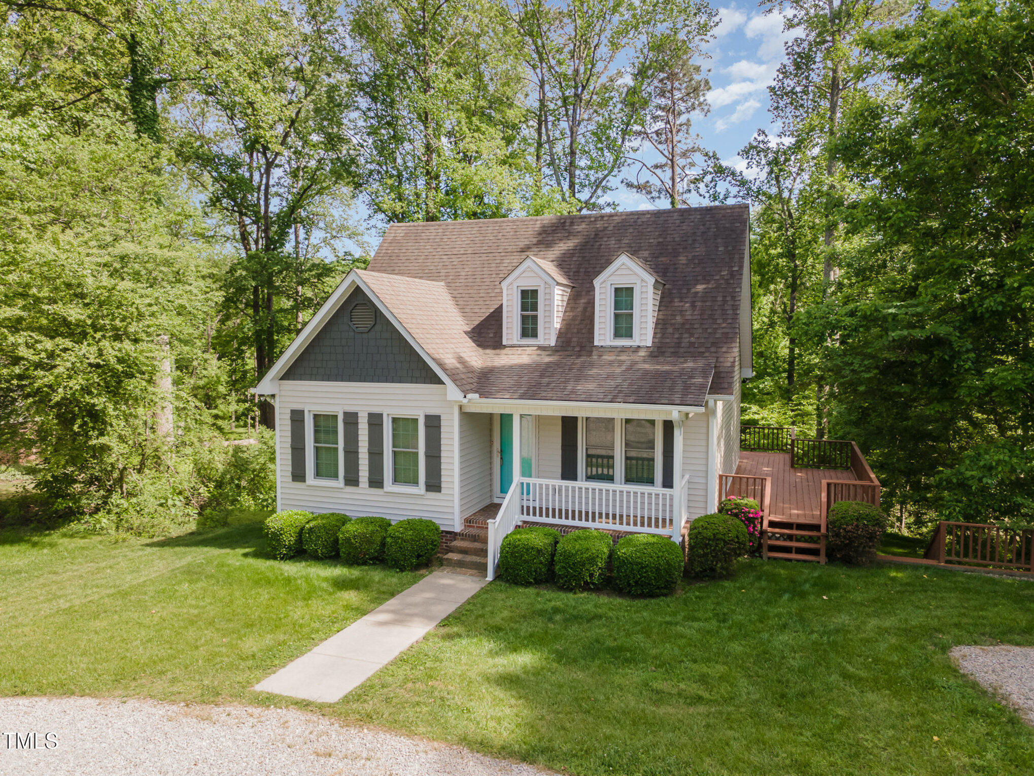 200 Weybossett Road Henderson, NC 27537 - Photo 4 of 30 front view of a house with a yard