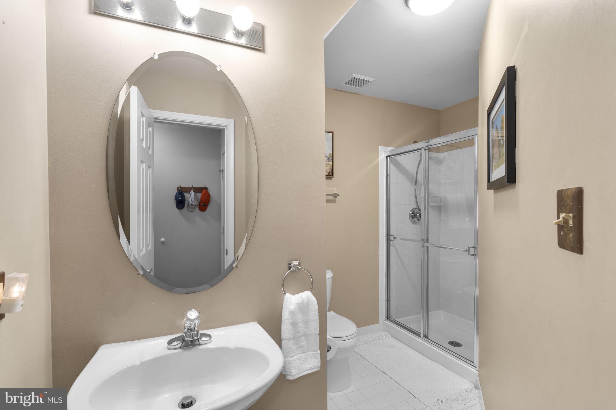 20695 Riptide Square Sterling, VA 20165 - Photo 27 of 35 Basement Full Bath