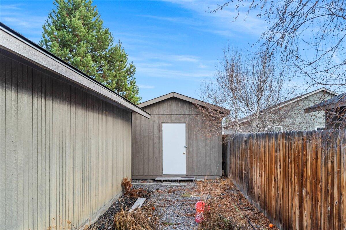 16493 Riley Drive La Pine, OR 97739 - Photo 18 of 18 18-Shed