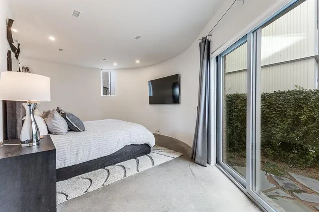 $2,995 | 308 Blackland Court, Dallas, TX 75243