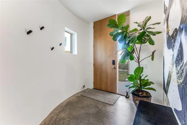 $2,995 | 308 Blackland Court, Dallas, TX 75243