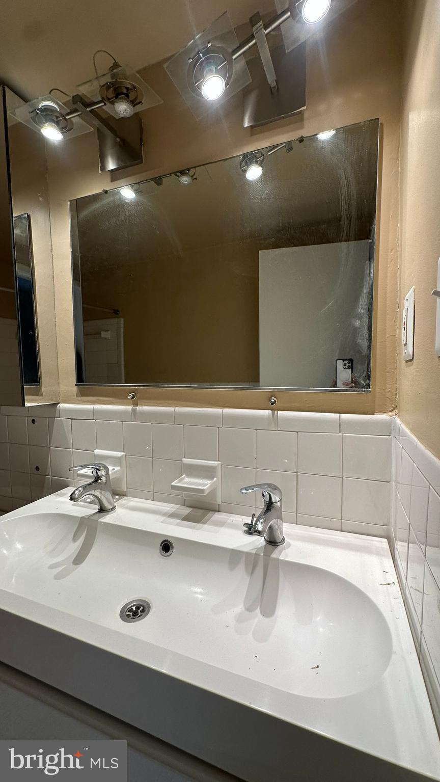 1851 Columbia Road Northwest, Unit 701 Washington, DC 20009 - Photo 26 of 36