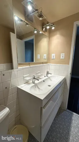 $2,100 | 1851 Columbia Road Northwest, Unit 701, Washington, DC 20009