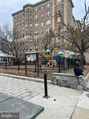 $2,100 | 1851 Columbia Road Northwest, Unit 701, Washington, DC 20009