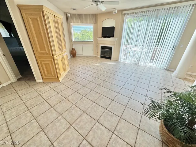 $2,000 | 1550 San Juan Hills Drive, Unit 203, Las Vegas, NV 89134