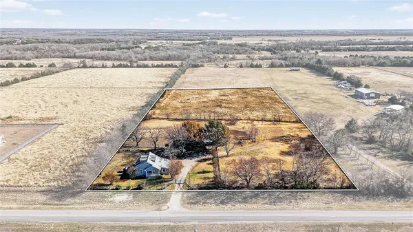 $355,000 | 1883 South Fm 2077, Bonham, TX 75418
