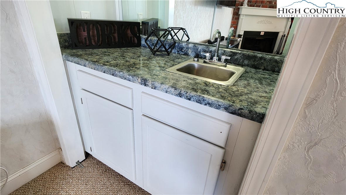301 Pinnacle Inn Road, Unit 2306 Beech Mountain, NC 28604 - Photo 12 of 26 Gallery Image 12