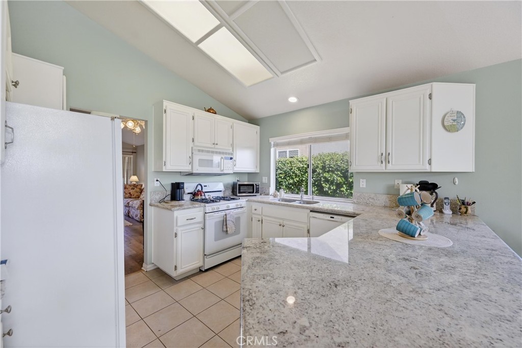 24003 Whistling Swan Road Murrieta, CA 92562 - Photo 12 of 37