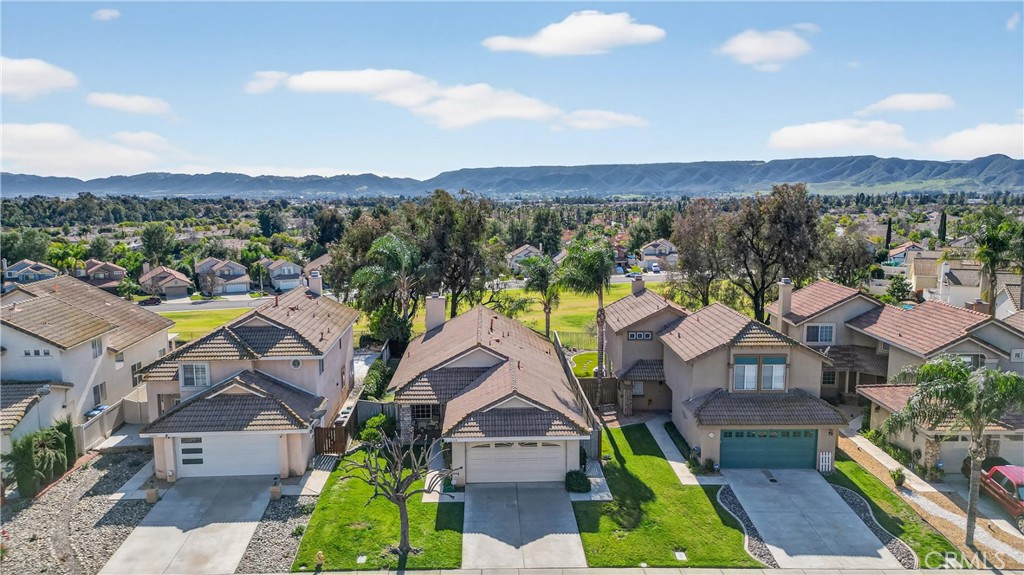 24003 Whistling Swan Road Murrieta, CA 92562 - Photo 6 of 37