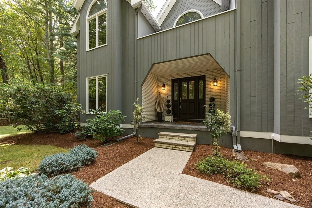 14 Stonehedge Road Bellingham, MA 02019 - Photo 3 of 42 Gallery Image 3