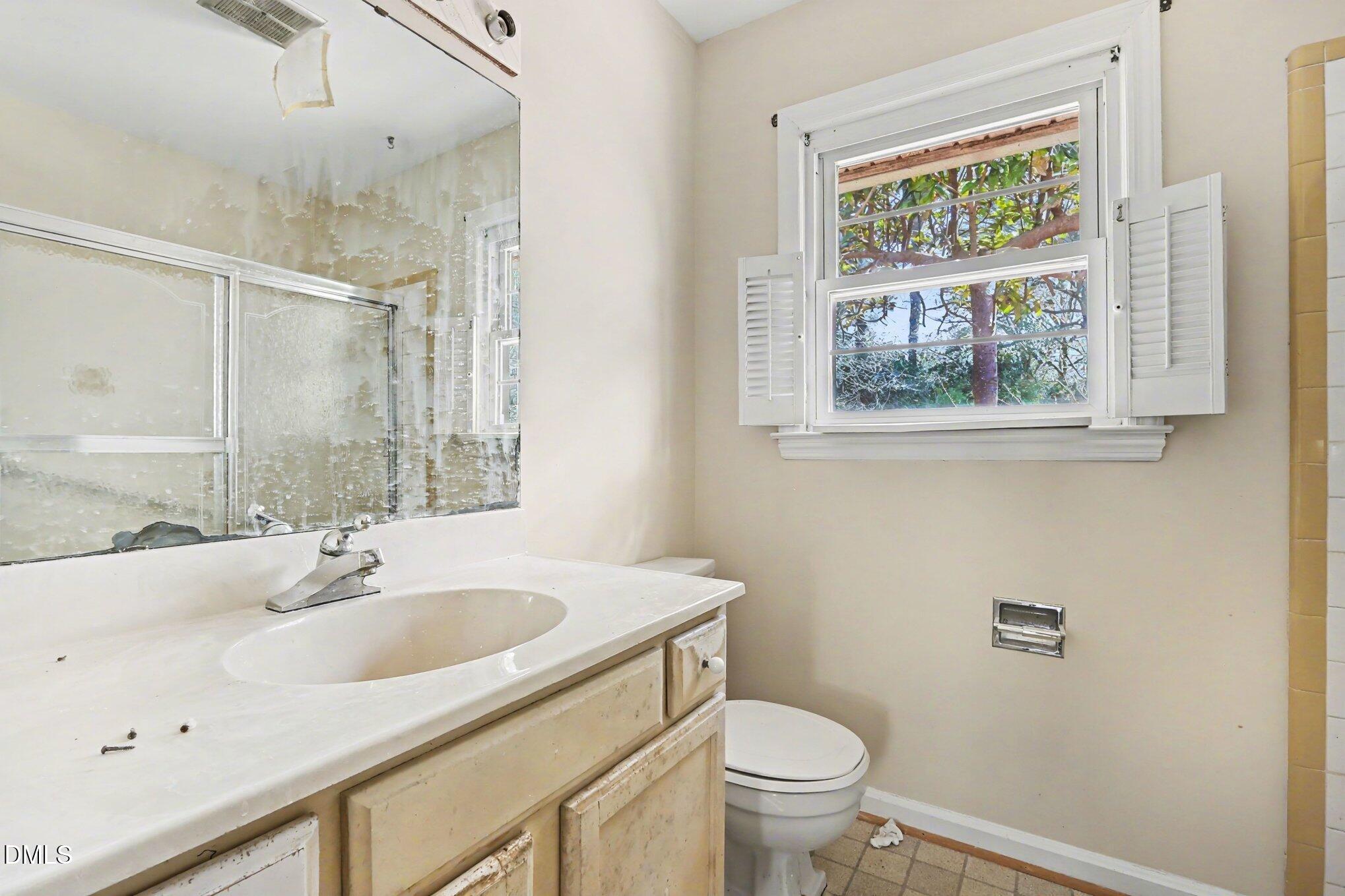 2506 Crestline Avenue Raleigh, NC 27603 - Photo 12 of 25 16
