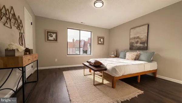 $299,900 | 5520 Aberdeen Drive, Mount Laurel, NJ 08054