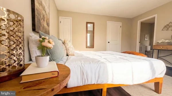 $299,900 | 5520 Aberdeen Drive, Mount Laurel, NJ 08054