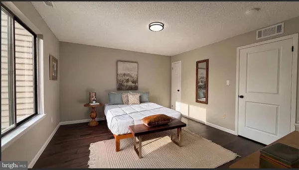 $299,900 | 5520 Aberdeen Drive, Mount Laurel, NJ 08054