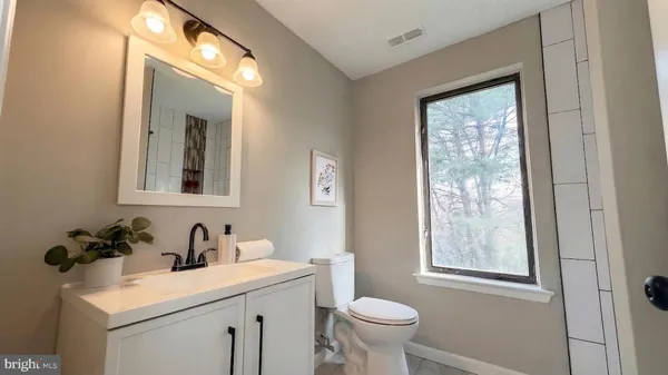 $299,900 | 5520 Aberdeen Drive, Mount Laurel, NJ 08054