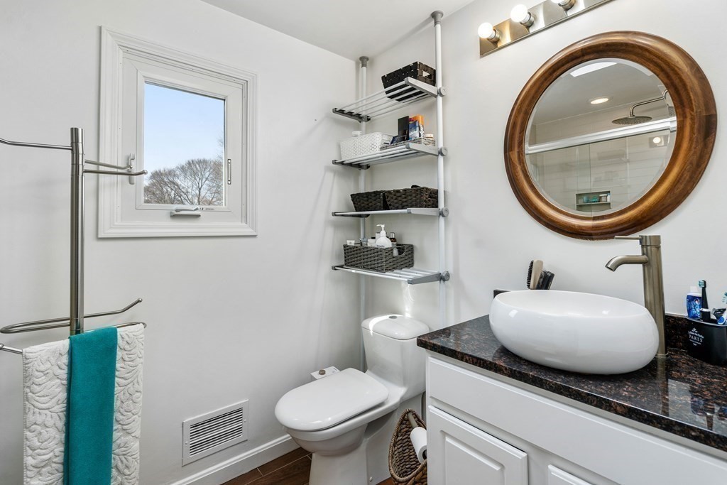 5 Cedar Street Marblehead, MA 01945 - Photo 25 of 36