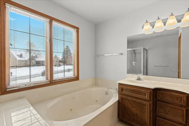 $575,000 | 2126 Kennedy Drive, Rochester Hills, MI 48309