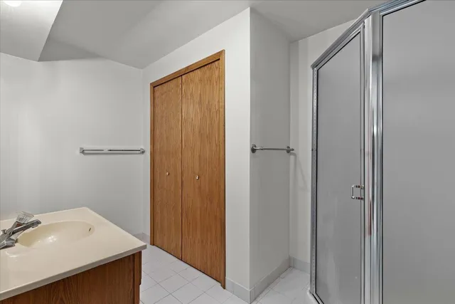 $575,000 | 2126 Kennedy Drive, Rochester Hills, MI 48309