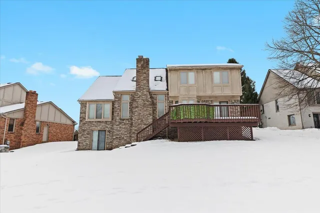 $575,000 | 2126 Kennedy Drive, Rochester Hills, MI 48309