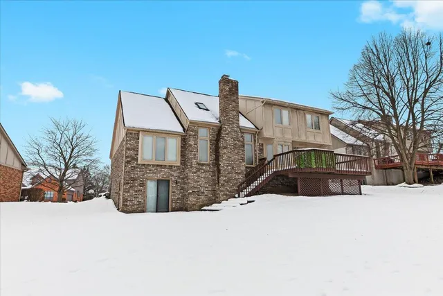 $575,000 | 2126 Kennedy Drive, Rochester Hills, MI 48309