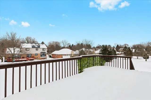 $575,000 | 2126 Kennedy Drive, Rochester Hills, MI 48309