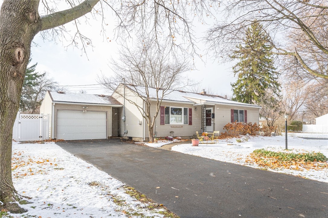 31 Ridgeport Drive Irondequoit, NY 14617 - Photo 1 of 1 Front Exterior