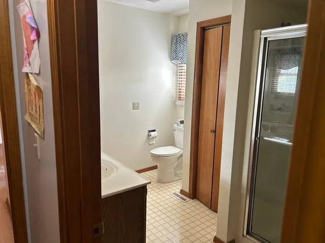 $319,900 | 3 Harvest Court, Bloomington, IL 61704