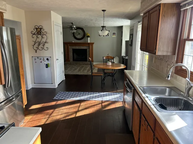 $319,900 | 3 Harvest Court, Bloomington, IL 61704