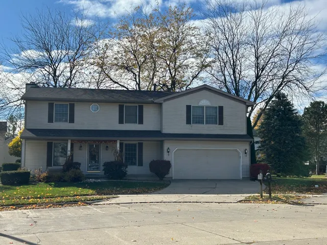 $319,900 | 3 Harvest Court, Bloomington, IL 61704