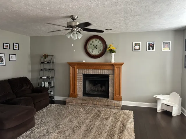 $319,900 | 3 Harvest Court, Bloomington, IL 61704