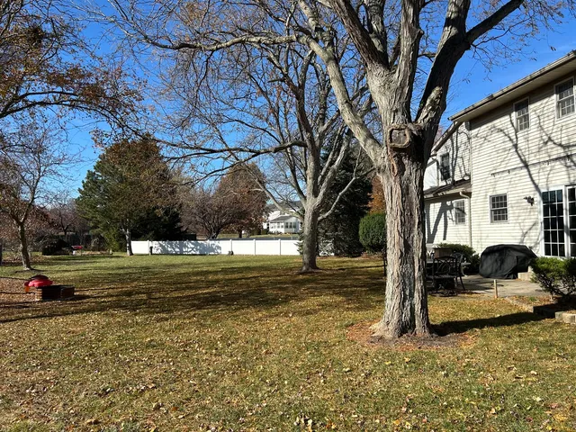 $319,900 | 3 Harvest Court, Bloomington, IL 61704