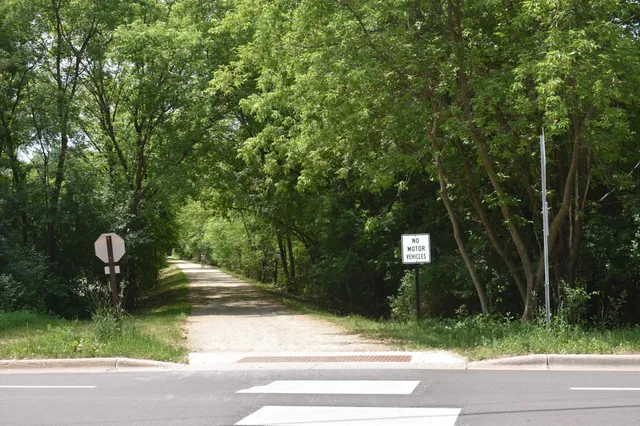 $250,000 | 5500 Rowland Road, Minnetonka, MN 55343