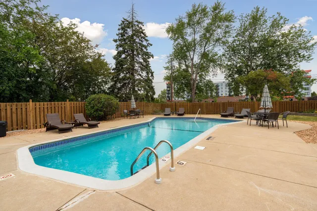 $160,000 | 9143 Highway 55, Unit 301, Golden Valley, MN 55427