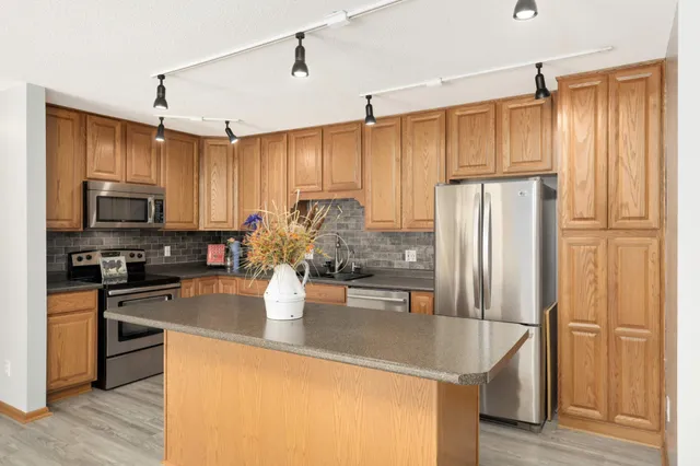 $160,000 | 9143 Highway 55, Unit 301, Golden Valley, MN 55427