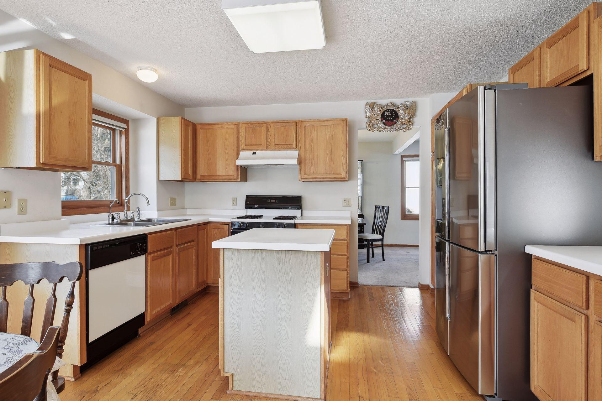 17112 Rogers Road Eden Prairie, MN 55347 - Photo 10 of 41