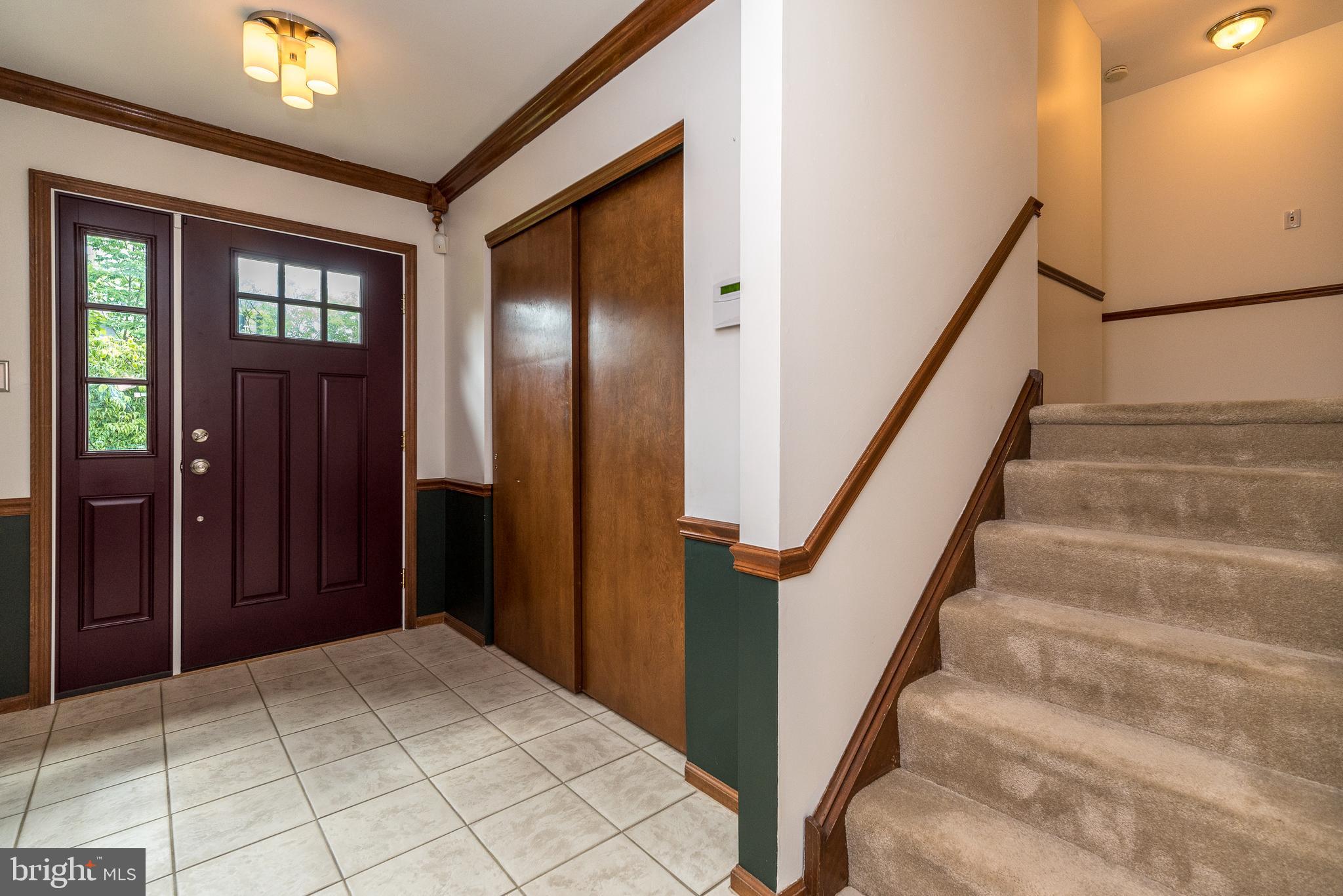4704 Alisan Road Reading, PA 19606 - Photo 4 of 64 Foyer/Entrance