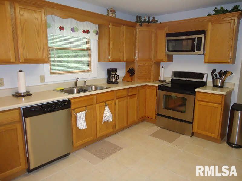1115 Sally Holler Road Harrisburg, IL 62946 - Photo 8 of 43 Gallery Image 8