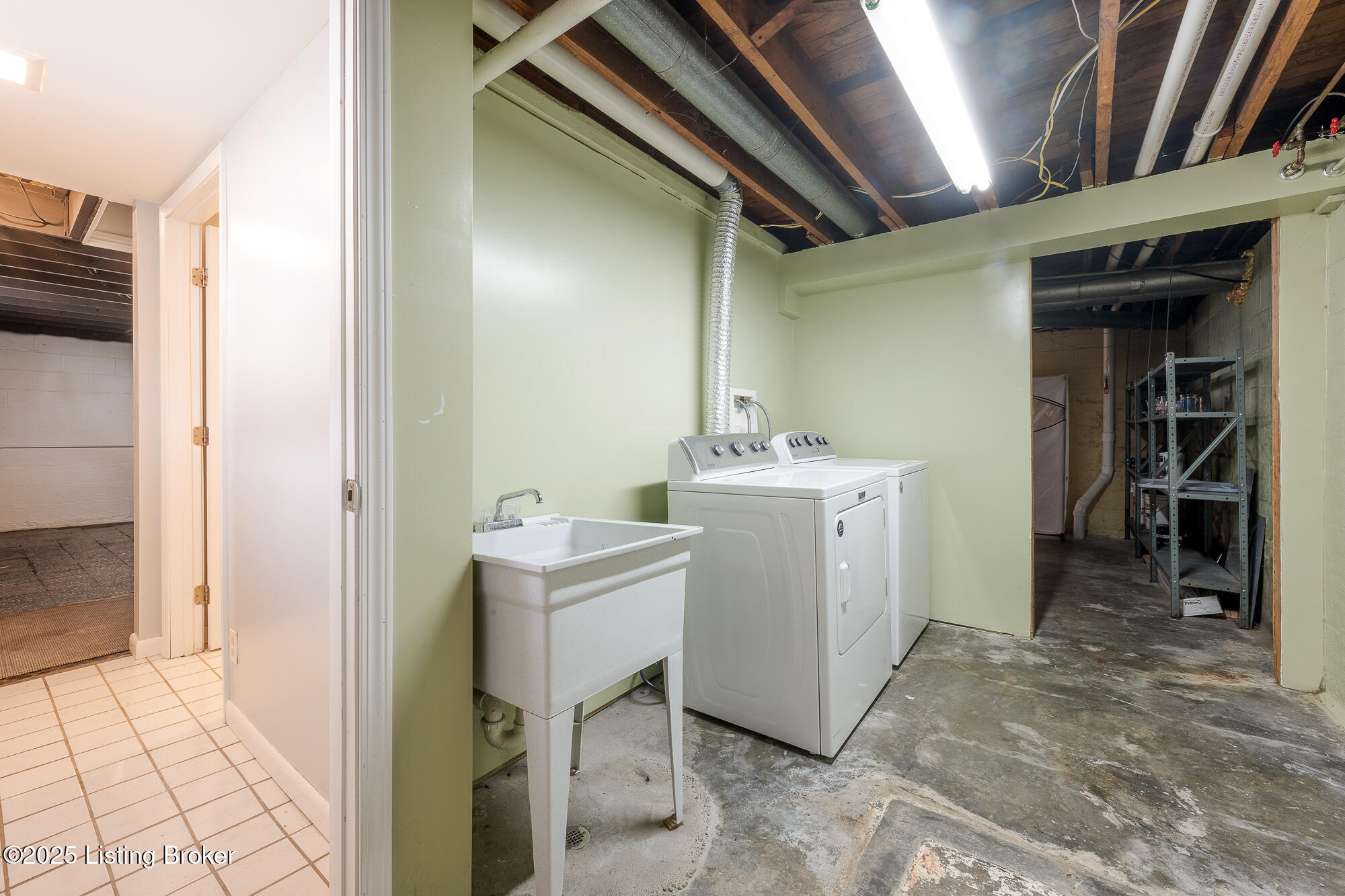 2580 Greenup Road Louisville, KY 40217 - Photo 26 of 31 2580 Greenup Rd-19