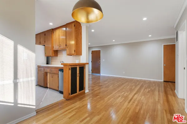 $3,400 | 1333 South Ogden Drive, Unit 6, Los Angeles, CA 90019