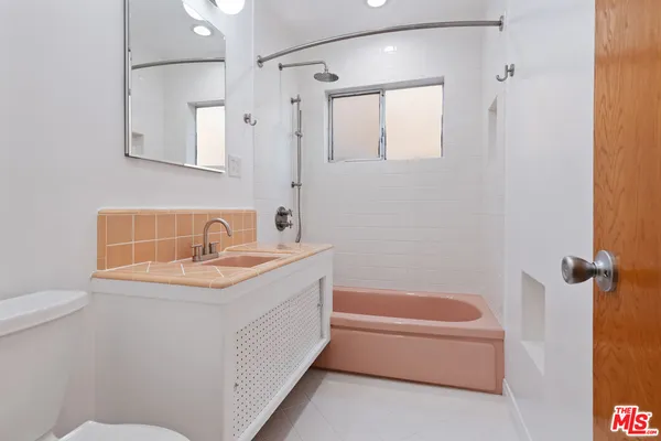 $3,400 | 1333 South Ogden Drive, Unit 6, Los Angeles, CA 90019