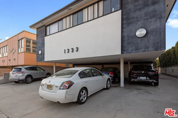 $3,400 | 1333 South Ogden Drive, Unit 6, Los Angeles, CA 90019