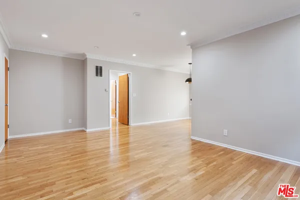$3,400 | 1333 South Ogden Drive, Unit 6, Los Angeles, CA 90019