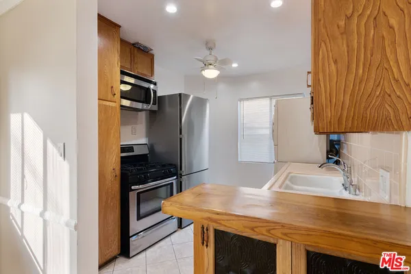 $3,400 | 1333 South Ogden Drive, Unit 6, Los Angeles, CA 90019