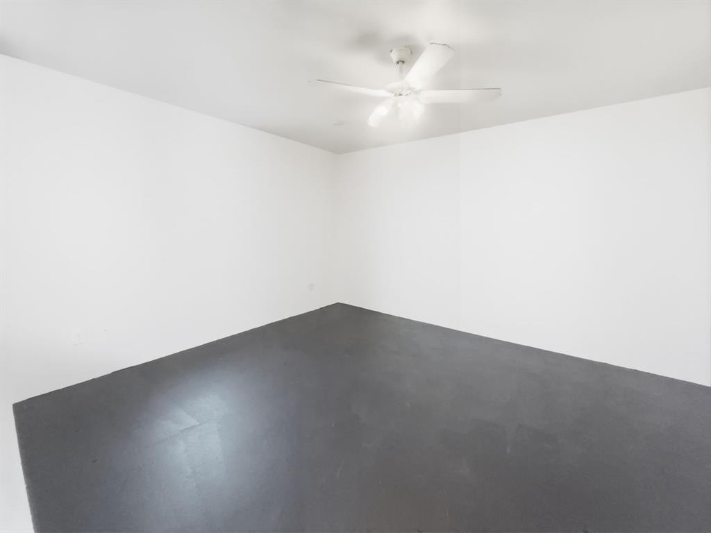 109 James Street, Unit 200 Decatur, TX 76234 - Photo 14 of 21 a view of room