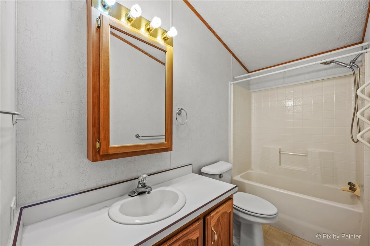 1130 Country Club Road Elgin, IL 60123 - Photo 19 of 33 Gallery Image 19